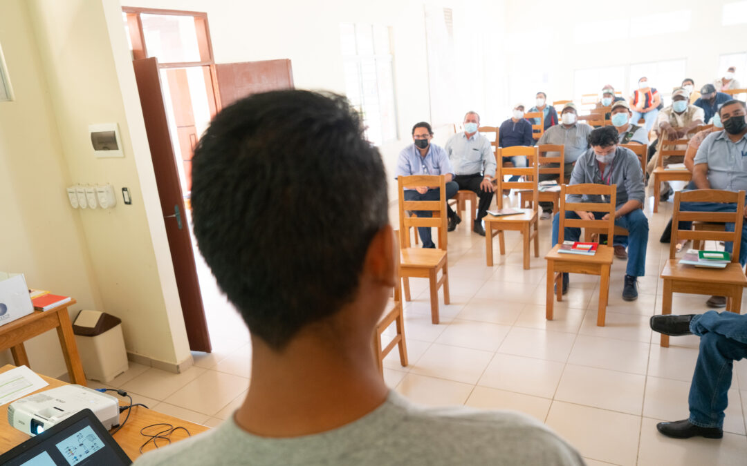 Talleres sobre herramientas para registrar amenazas en los ecosistemas y comprender los recursos hídricos en la Chiquitania